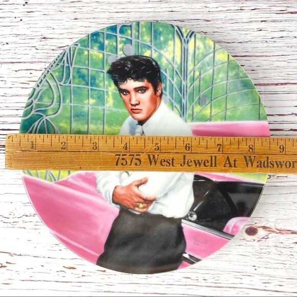 Elvis Presley “At The Gates Of Graceland” Plate - Picture 5 of 5